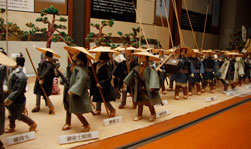 鳥取藩の参勤交代（紙人形のジオラマ）